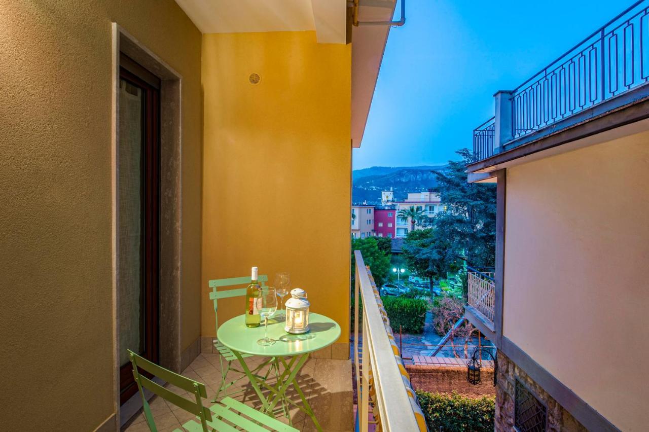 Casa Evelina Hotell Sant'Agnello Exteriör bild