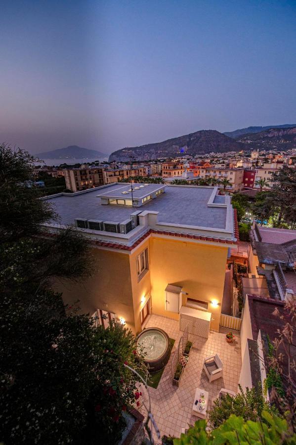 Casa Evelina Hotell Sant'Agnello Exteriör bild