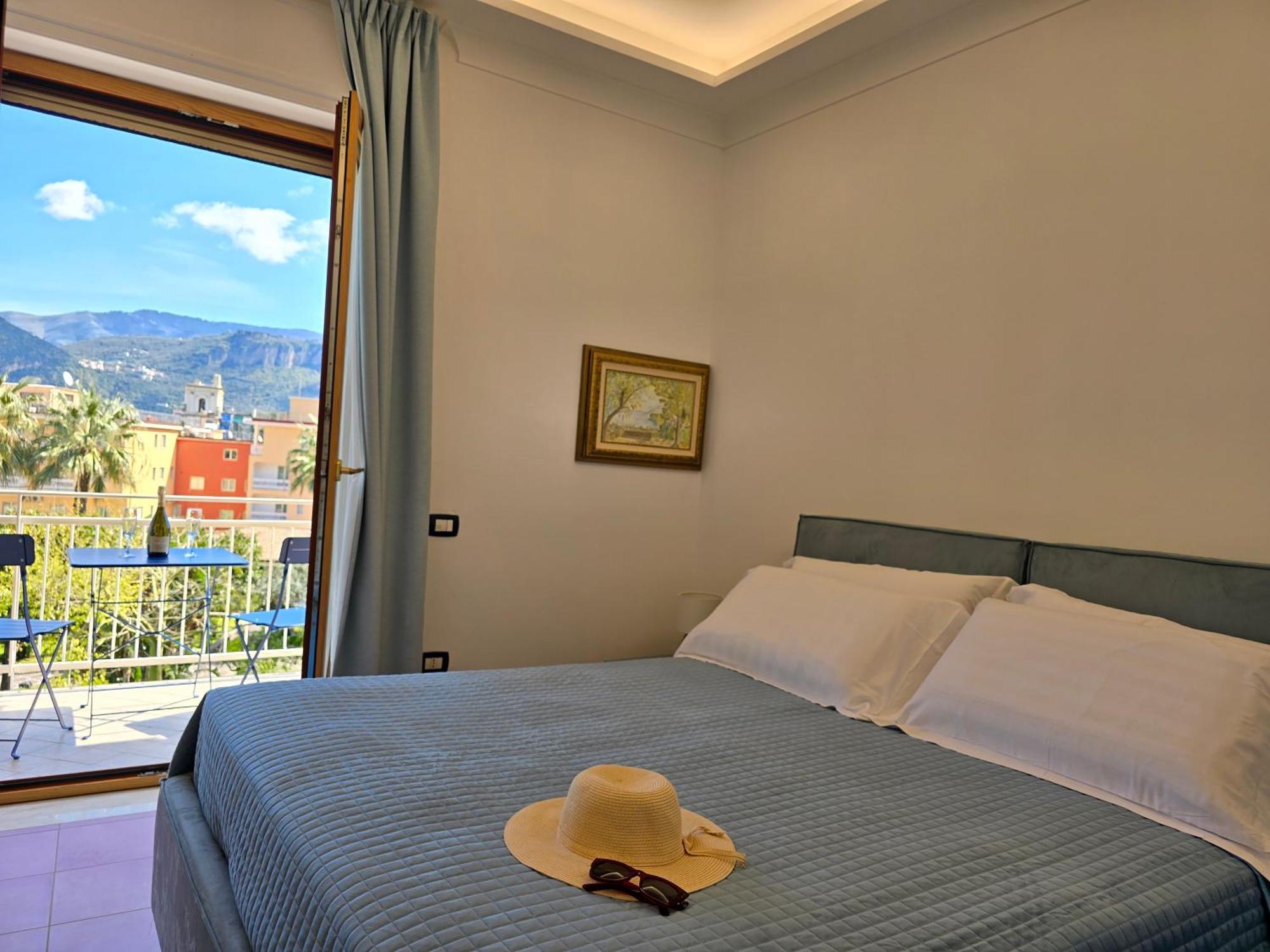 Casa Evelina Hotell Sant'Agnello Exteriör bild